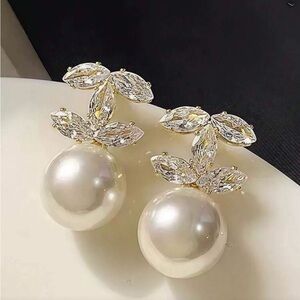 Elegant Gold Pearl Drop Earrings with Crystal Leaf Accents
